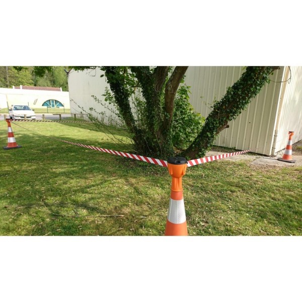 Kit de 4 cônes de signalisation et 4 enrouleurs à sangle