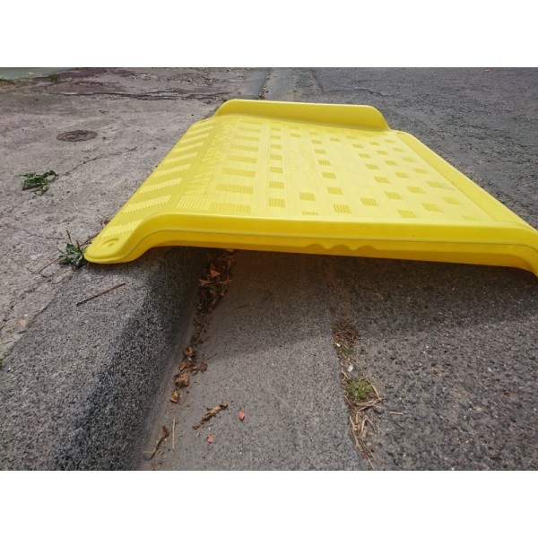 RAMPE D'ACCÈS PMR